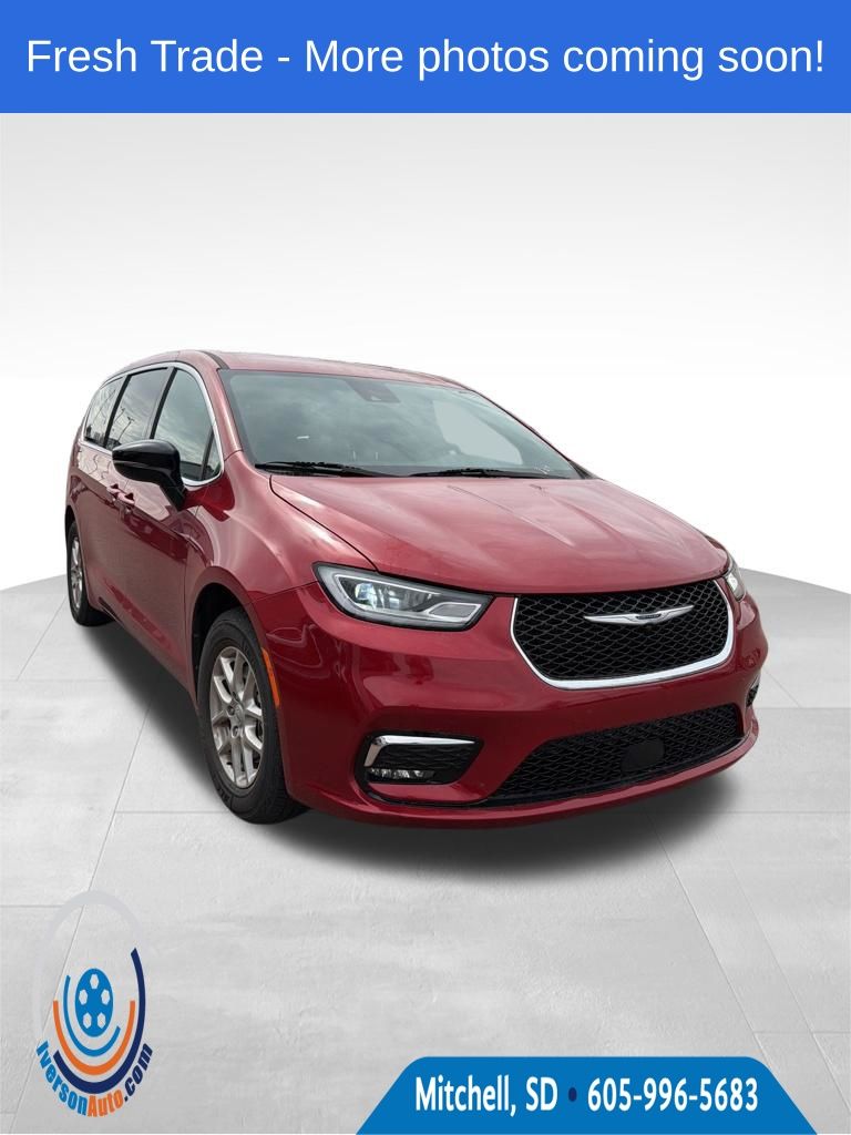 Red Hot Pearlcoat 2025 Chrysler Pacifica Select FWD Minivan Front-Wheel Drive 9-Speed Automatic