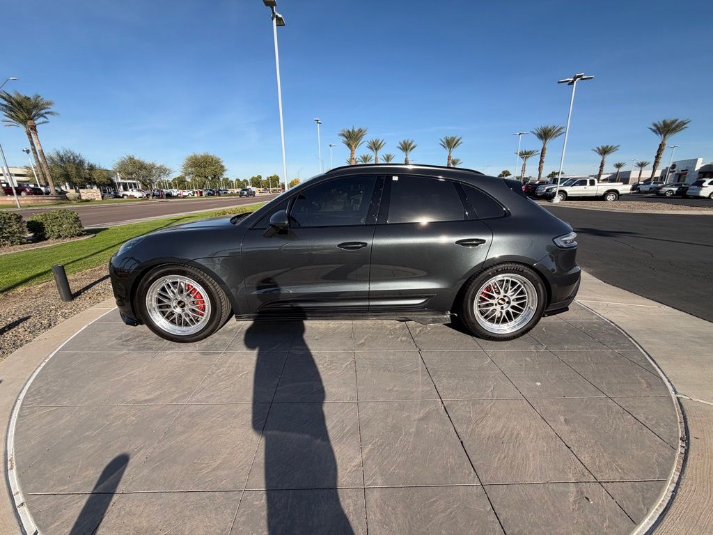 Thumbnail: 2024 Porsche Macan - 8