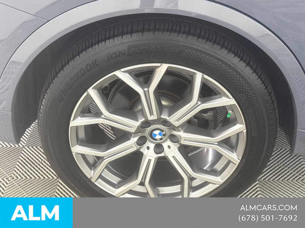 Used 2024  BMW xDrive40i image 20