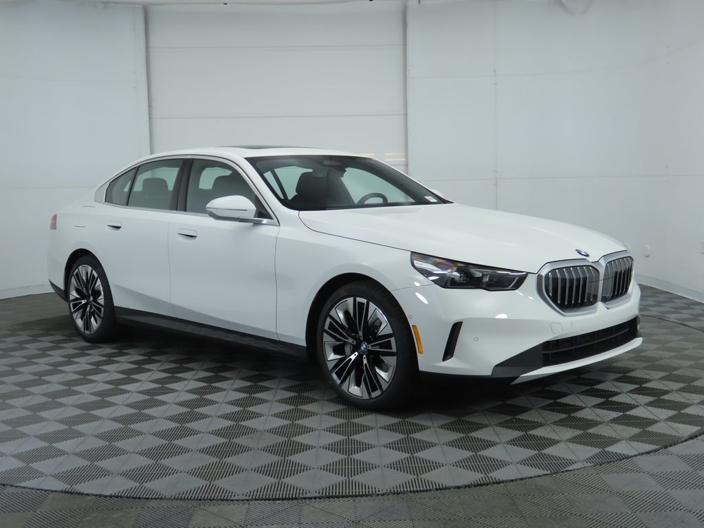 Thumbnail: 2025 BMW 5 Series - 3