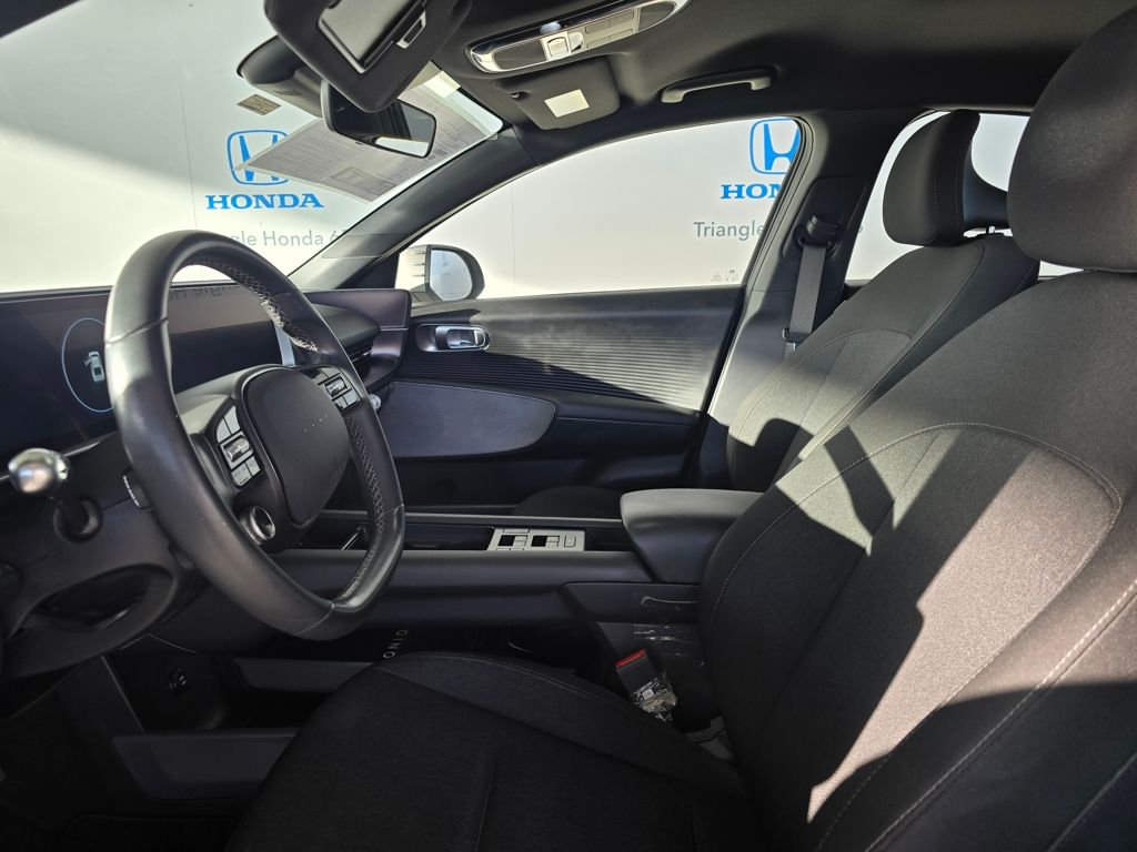 Thumbnail: 2023 Hyundai Ioniq 6 - 11