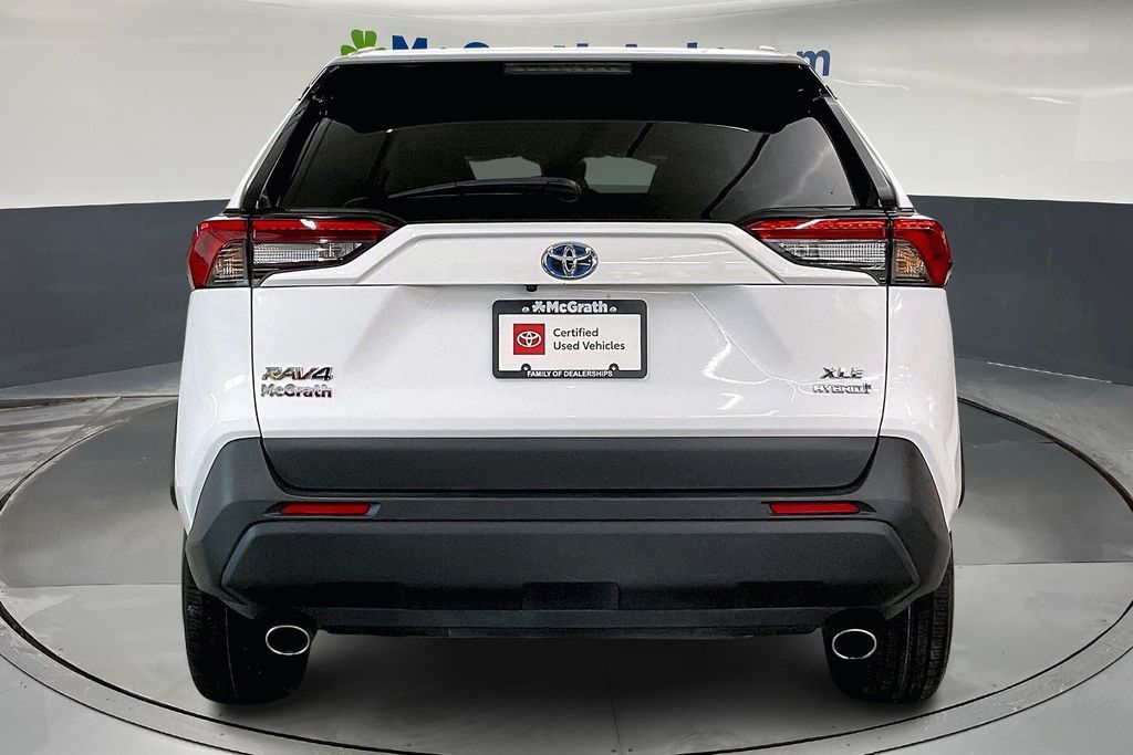 View vehicle photo 5