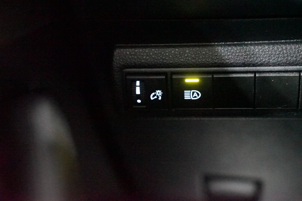 Thumbnail: 2025 Toyota Corolla - 22