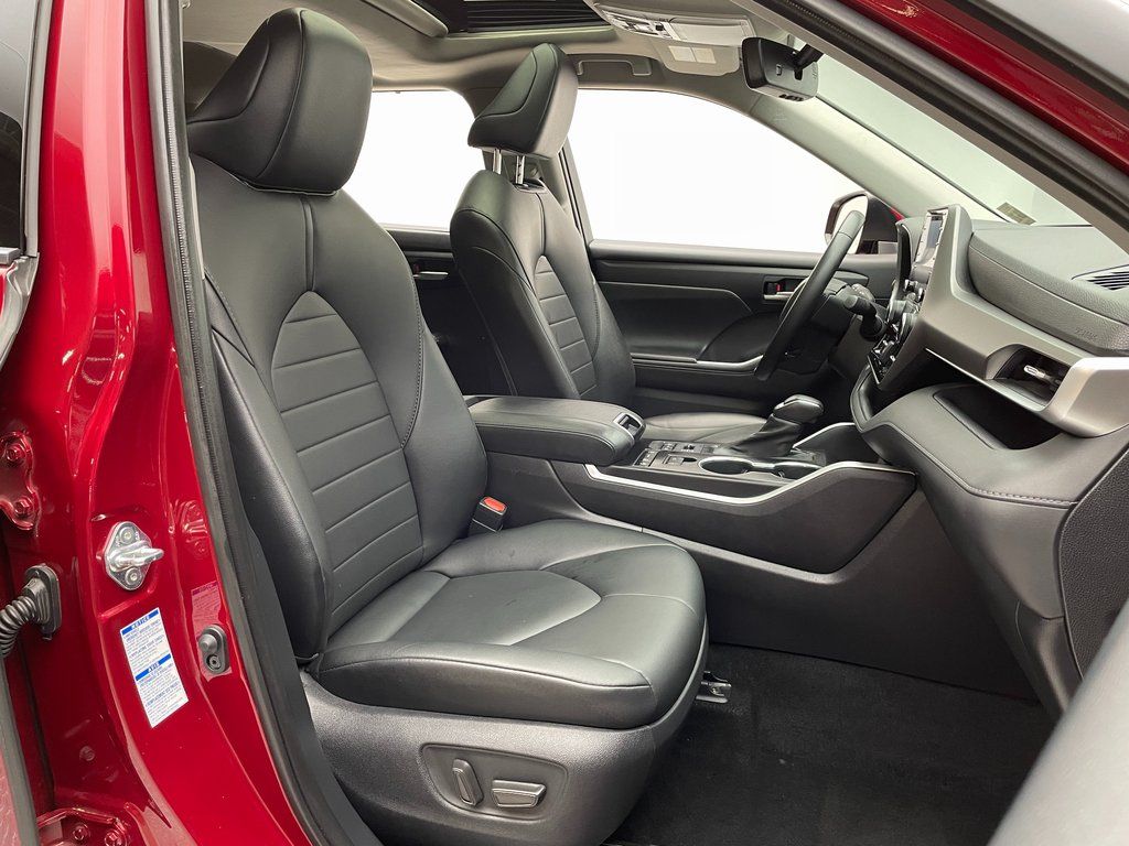 Thumbnail: 2021 Toyota Highlander - 18