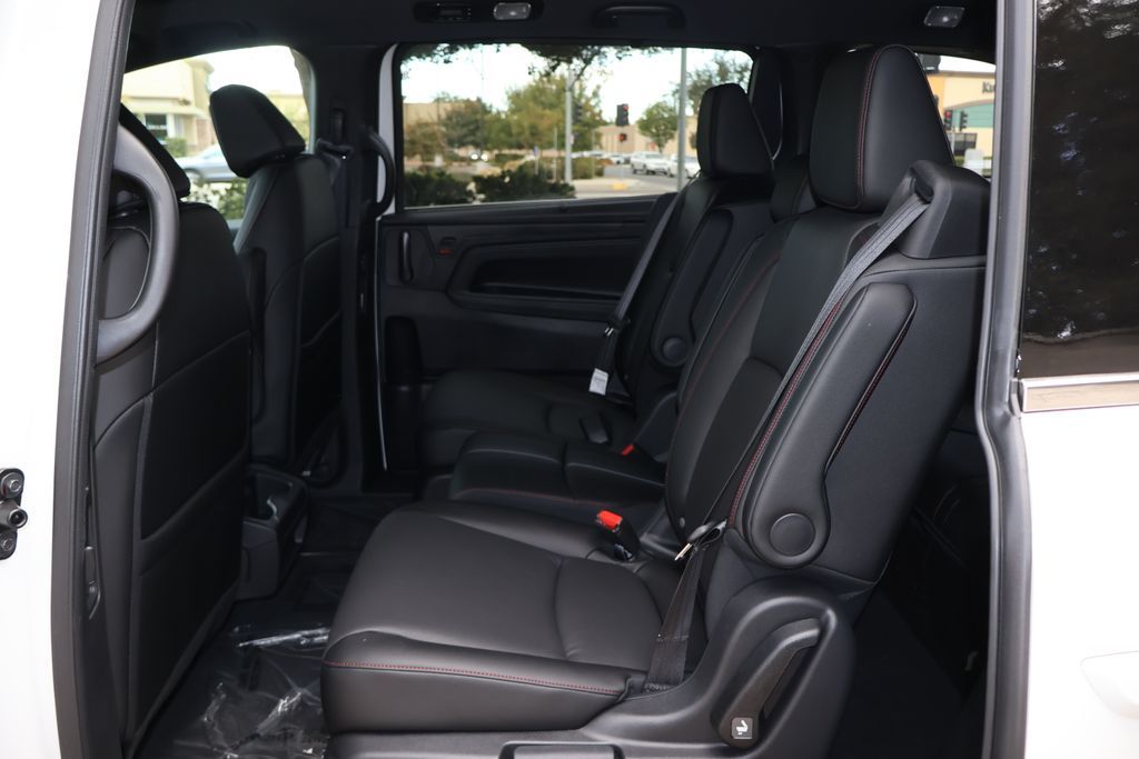 Thumbnail: 2026 Honda Odyssey - 11