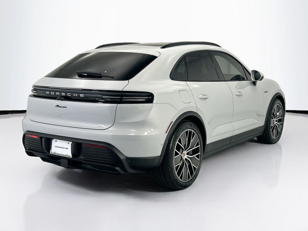 Thumbnail: 2026 Porsche Macan - 7