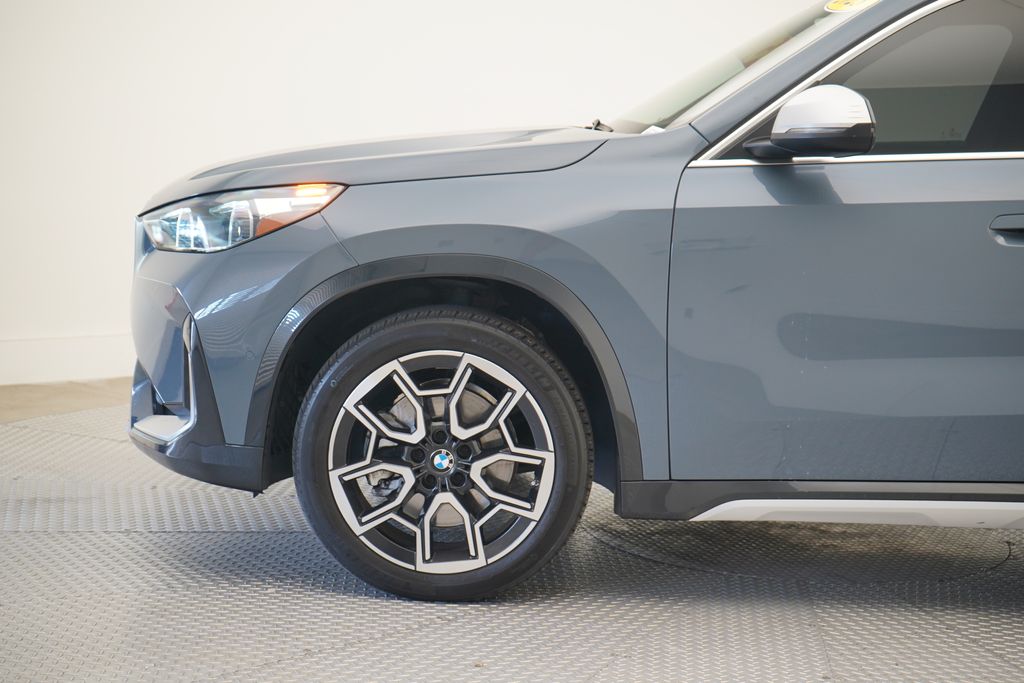 Thumbnail: 2023 BMW X1 - 2