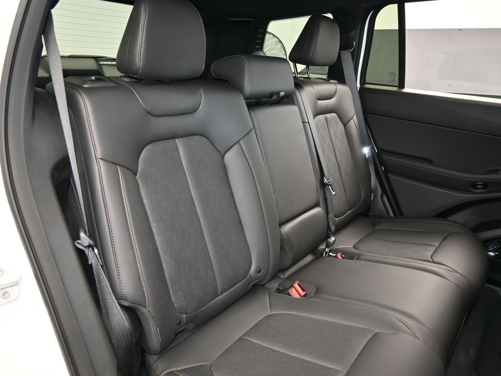 New 2026 Bright White Clearcoat Jeep Overland image 37