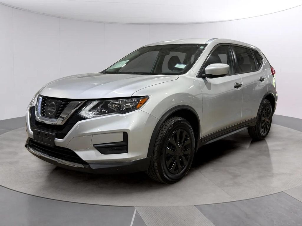 Used 2017 Brilliant Silver Nissan S image 7