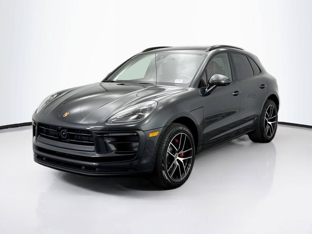 Thumbnail: 2026 Porsche Macan - 1