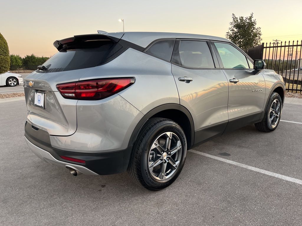 Thumbnail: 2025 Chevrolet Blazer - 4