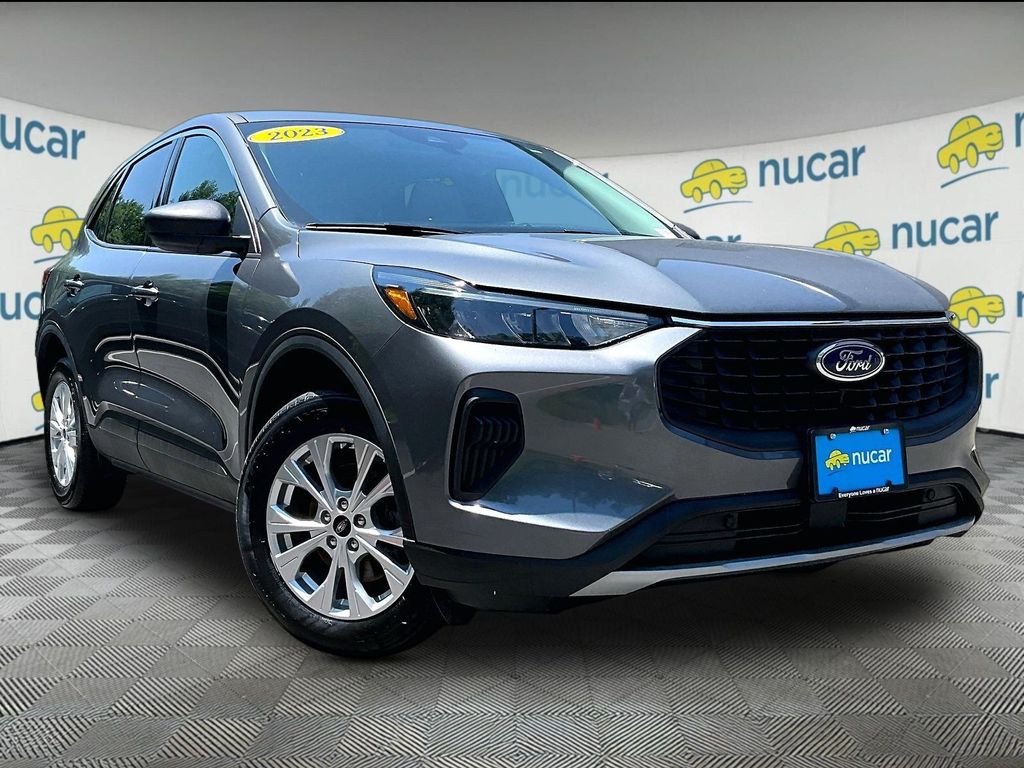 2023 Ford Escape — photo 1