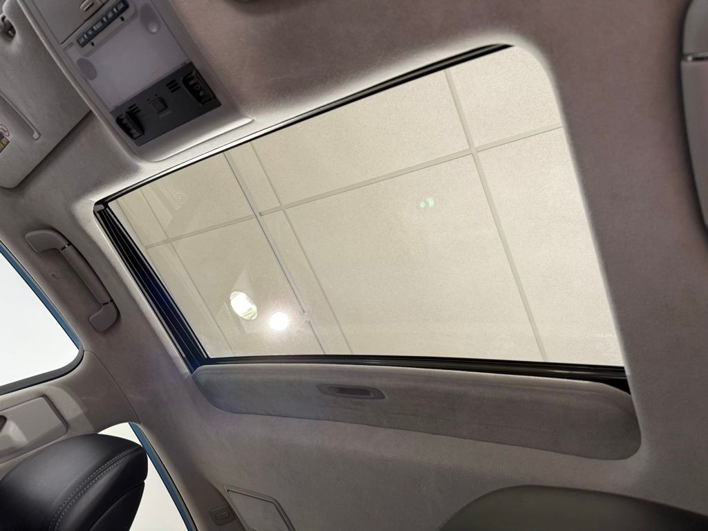 Thumbnail: 2014 Lexus LS - 17