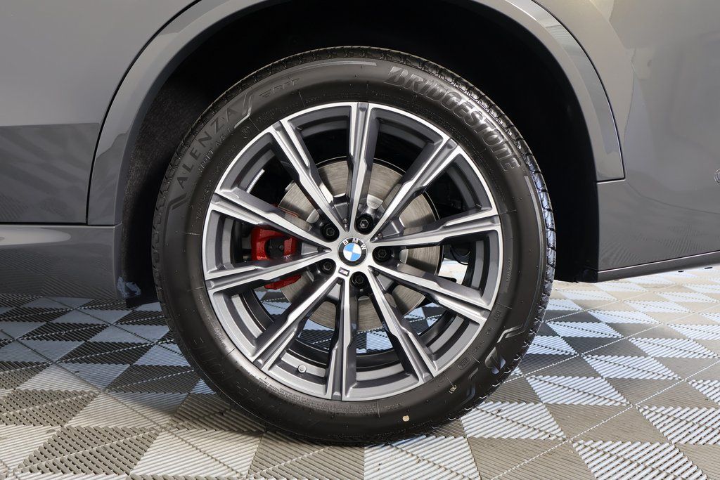 Thumbnail: 2026 BMW X5 - 10