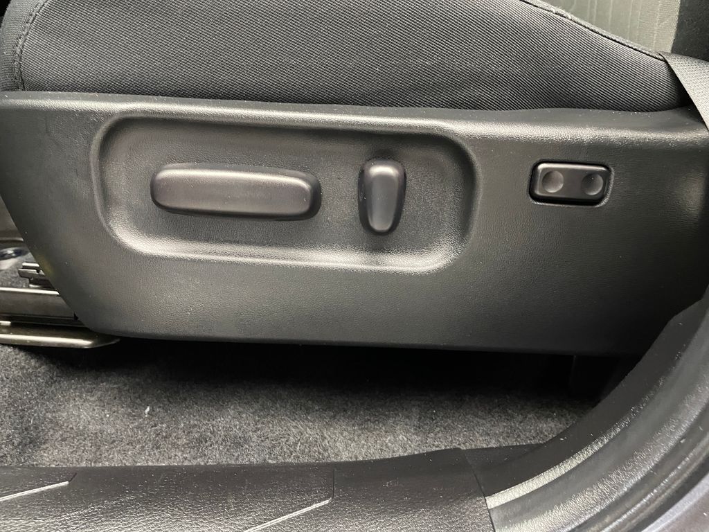 Thumbnail: 2022 Toyota Tacoma - 14