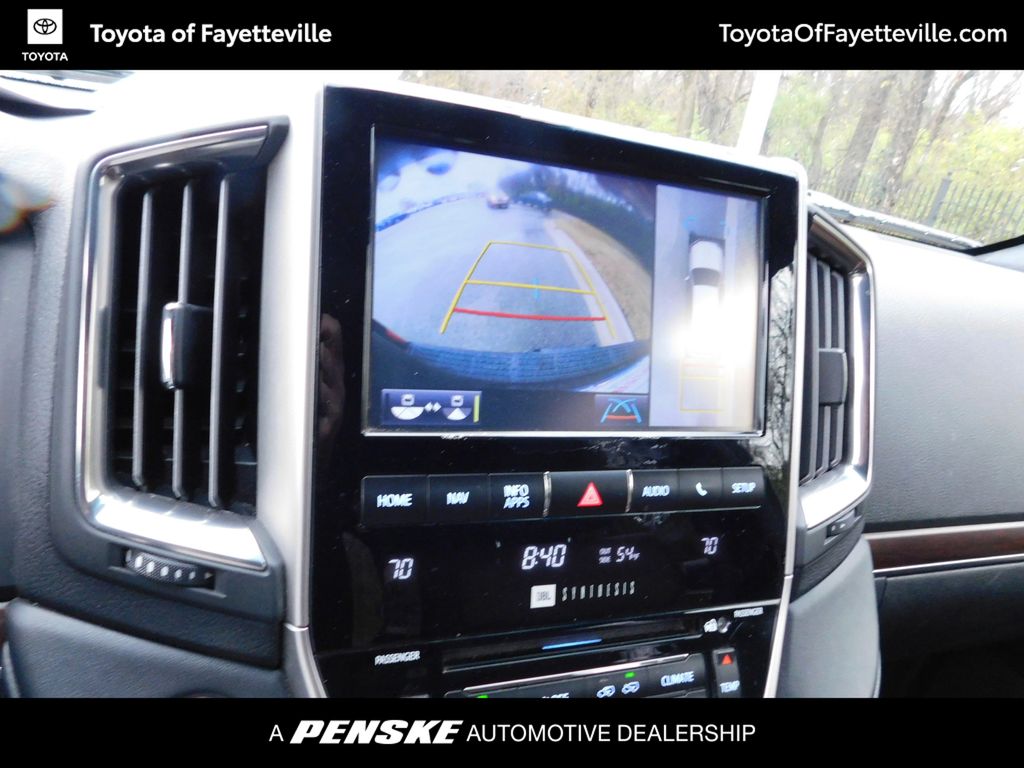 Thumbnail: 2017 Toyota Land Cruiser - 8