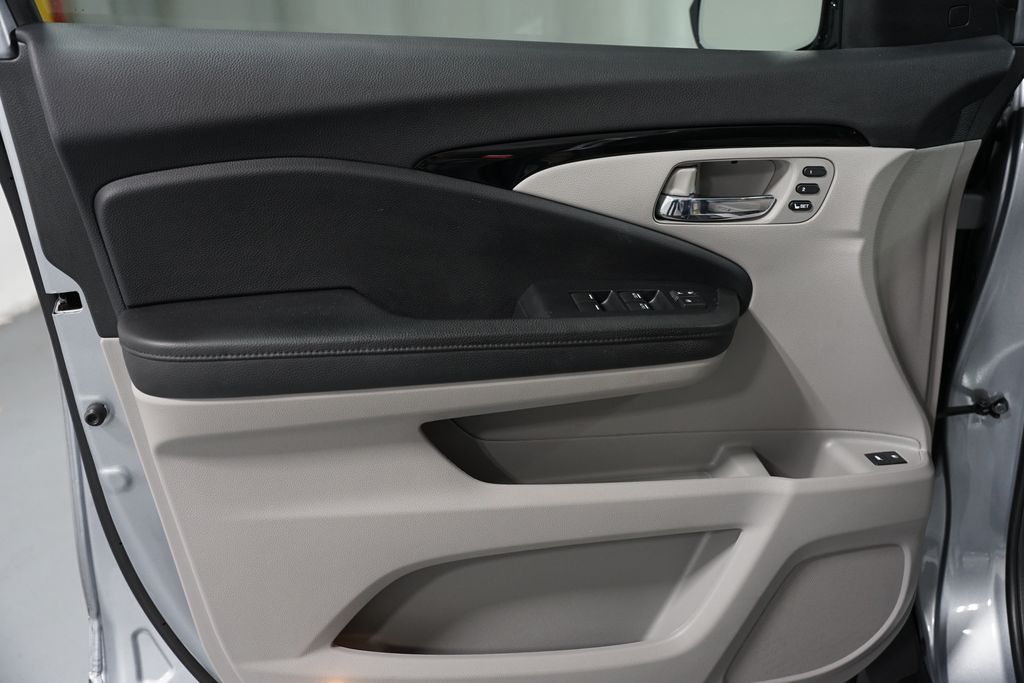 Thumbnail: 2021 Honda Pilot - 31