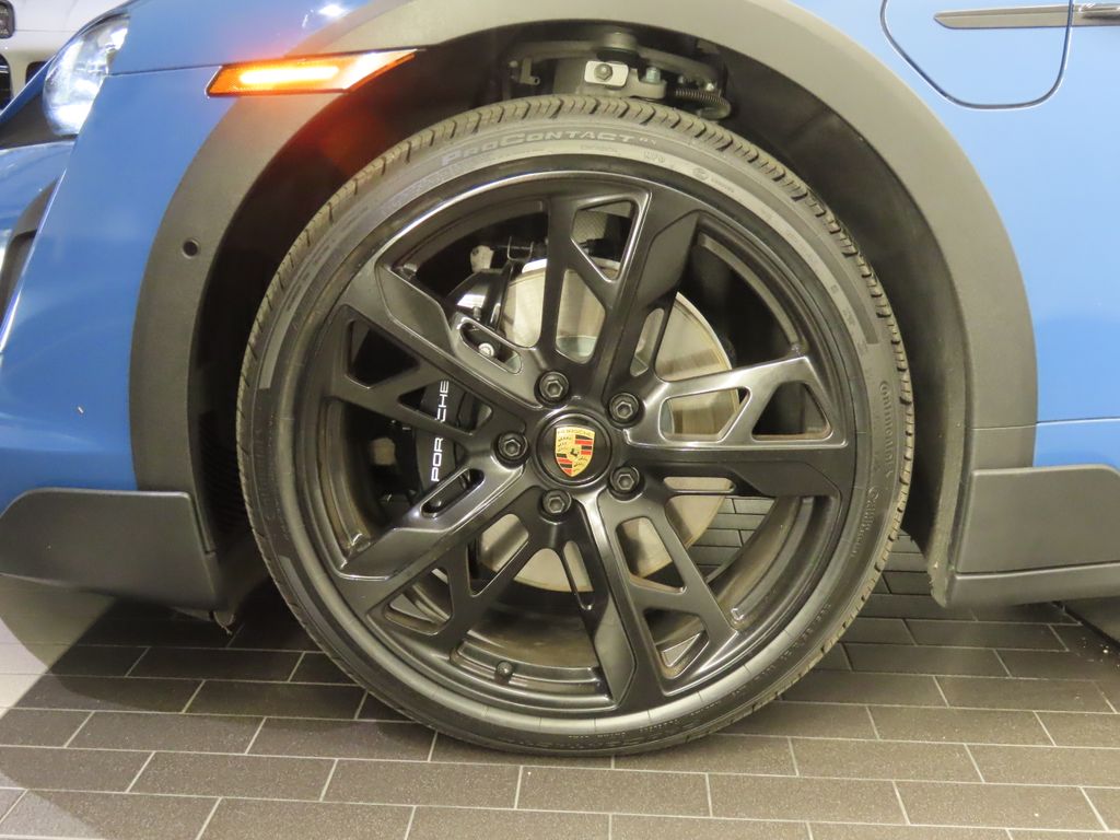 Thumbnail: 2024 Porsche Taycan - 11