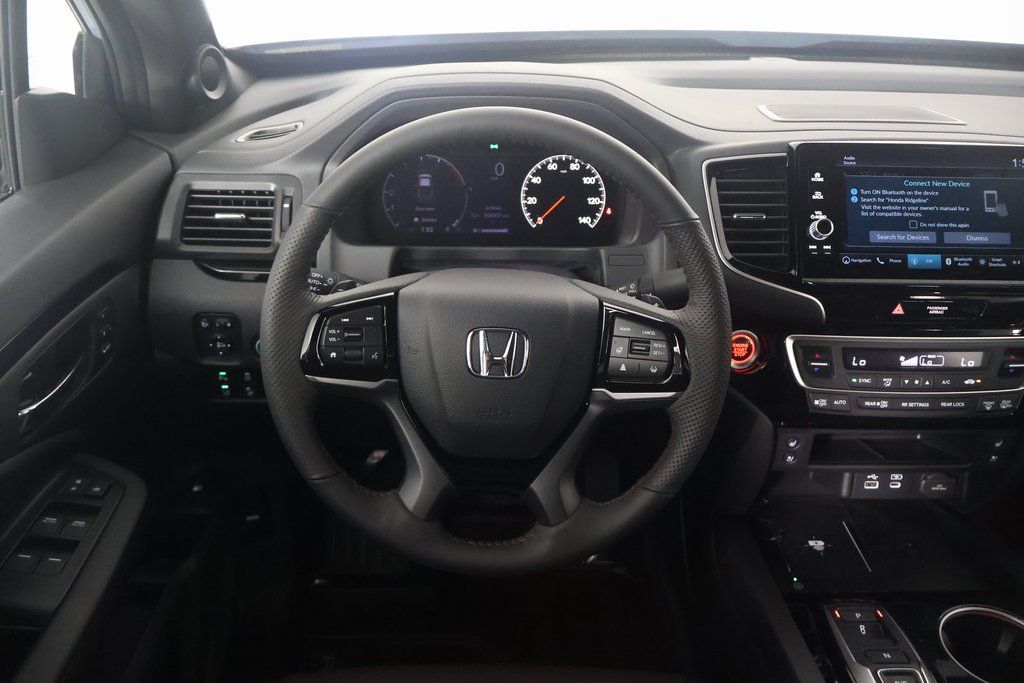2025 Honda Ridgeline Black Edition 3