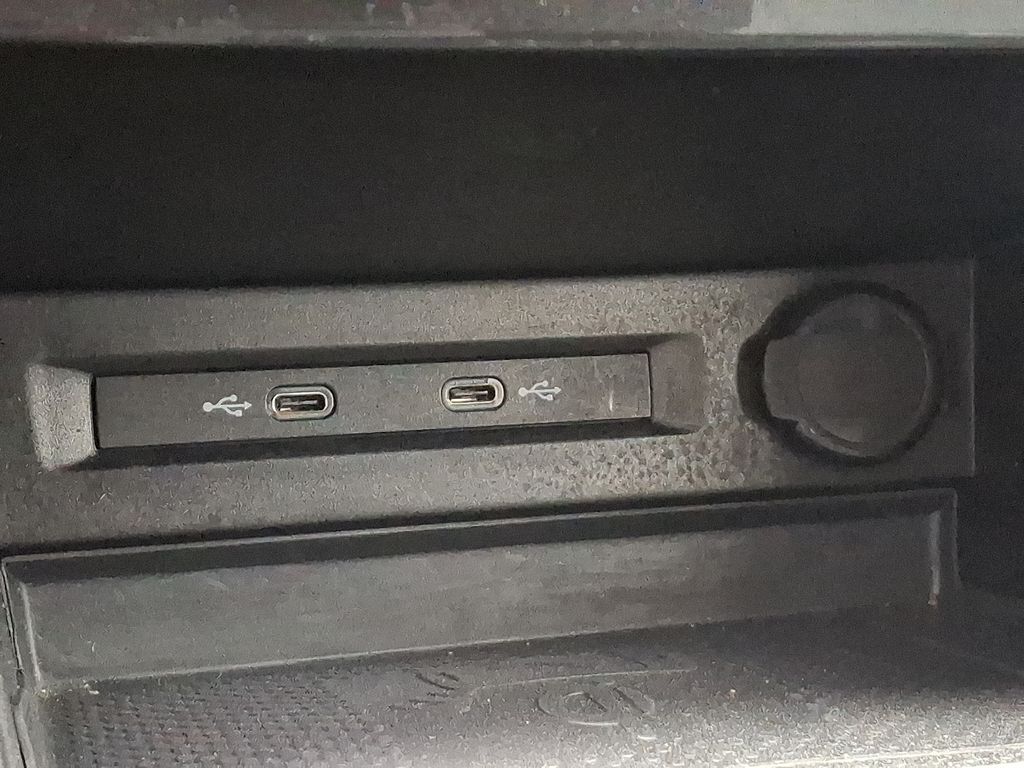 Thumbnail: 2021 Volkswagen Tiguan - 25