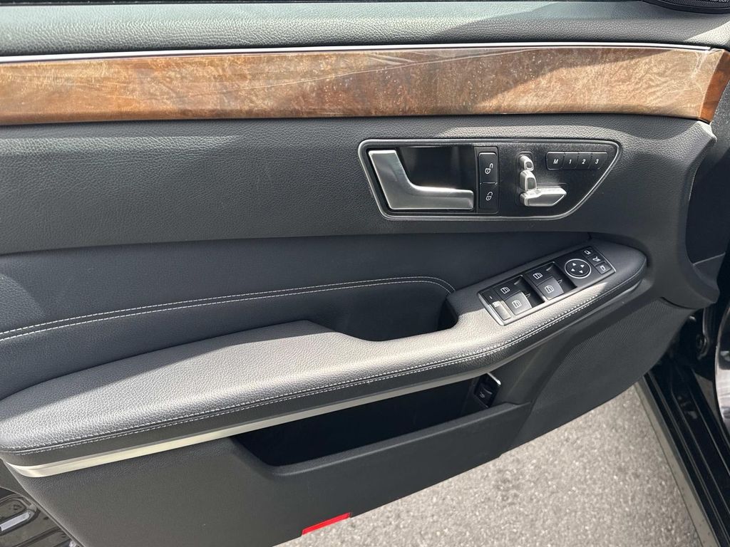 Thumbnail: 2016 Mercedes-Benz E-Class - 28