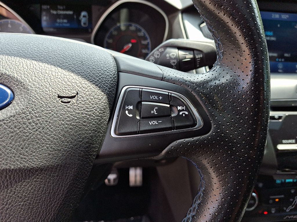 Thumbnail: 2017 Ford Focus - 23