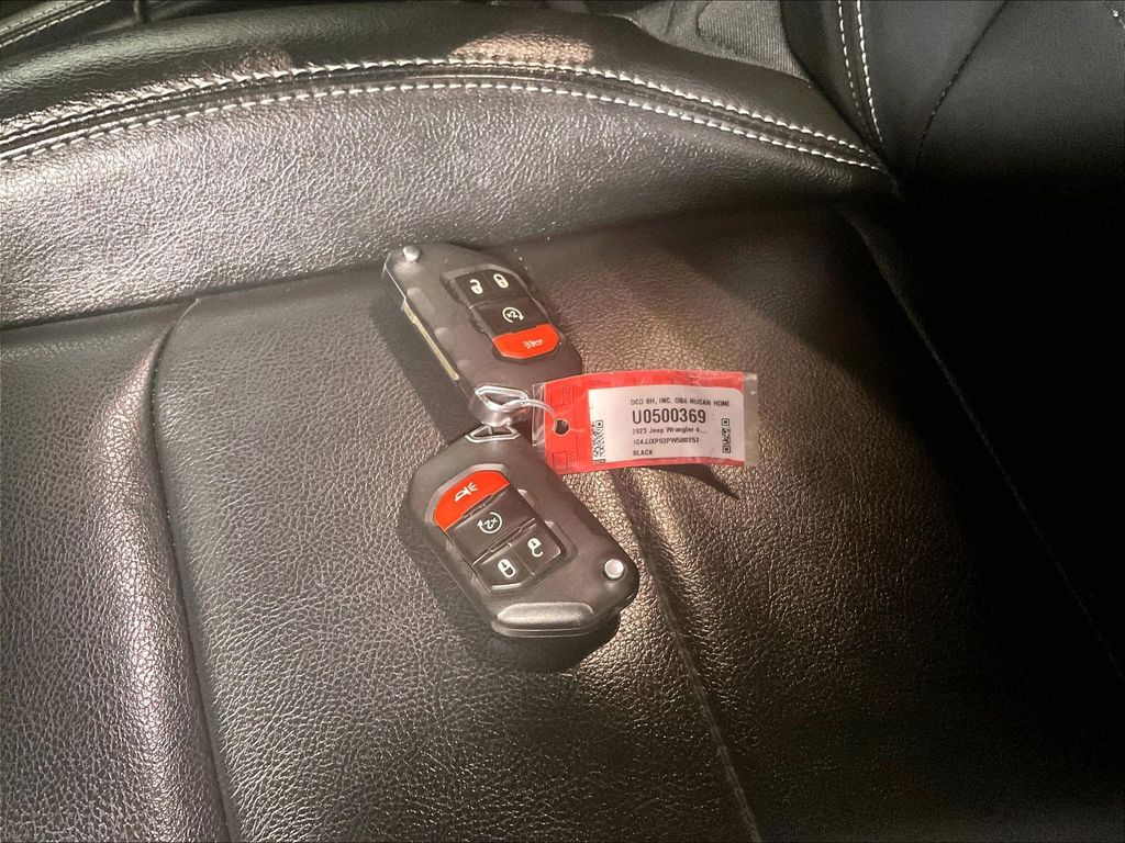 2023 Jeep Wrangler — photo 29
