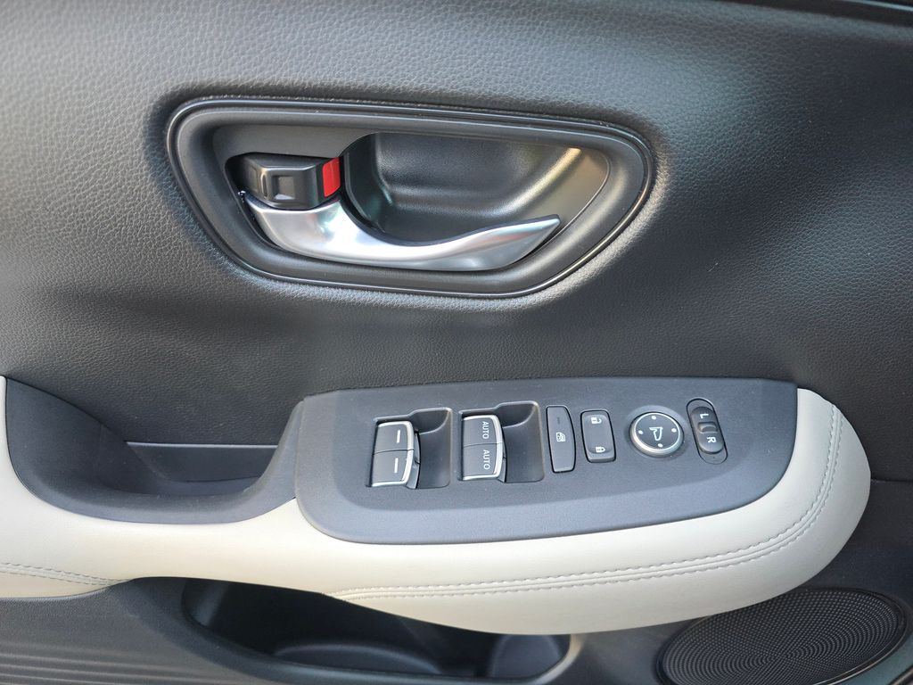 Used 2025  Honda EX-L image 27