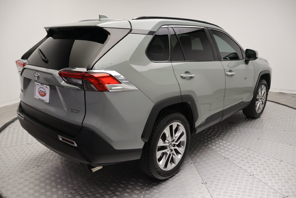 Thumbnail: 2020 Toyota RAV4 - 8