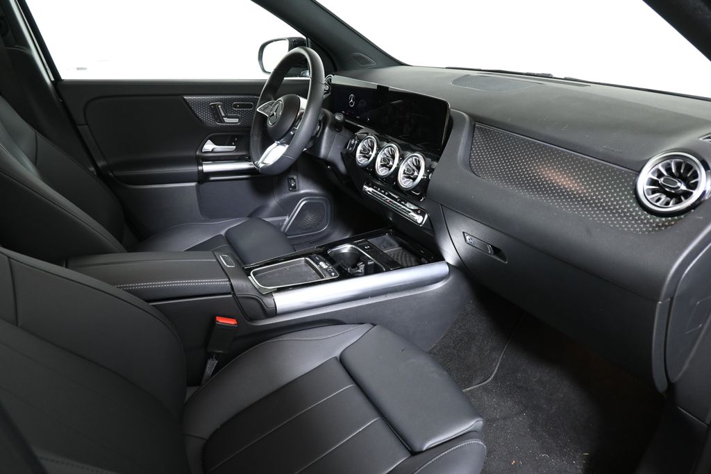 Thumbnail: 2026 Mercedes-Benz GLA - 26