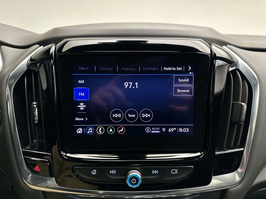 Thumbnail: 2023 Chevrolet Traverse - 16