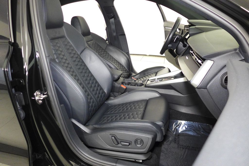 Thumbnail: 2022 Audi RS 3 - 19