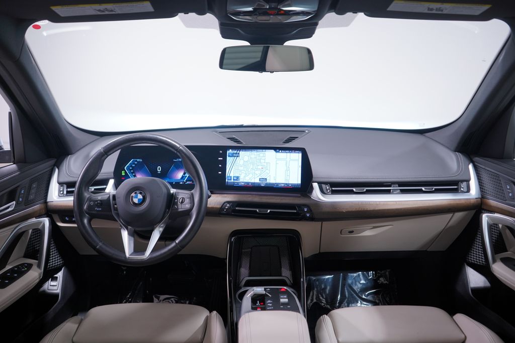 Thumbnail: 2023 BMW X1 - 10
