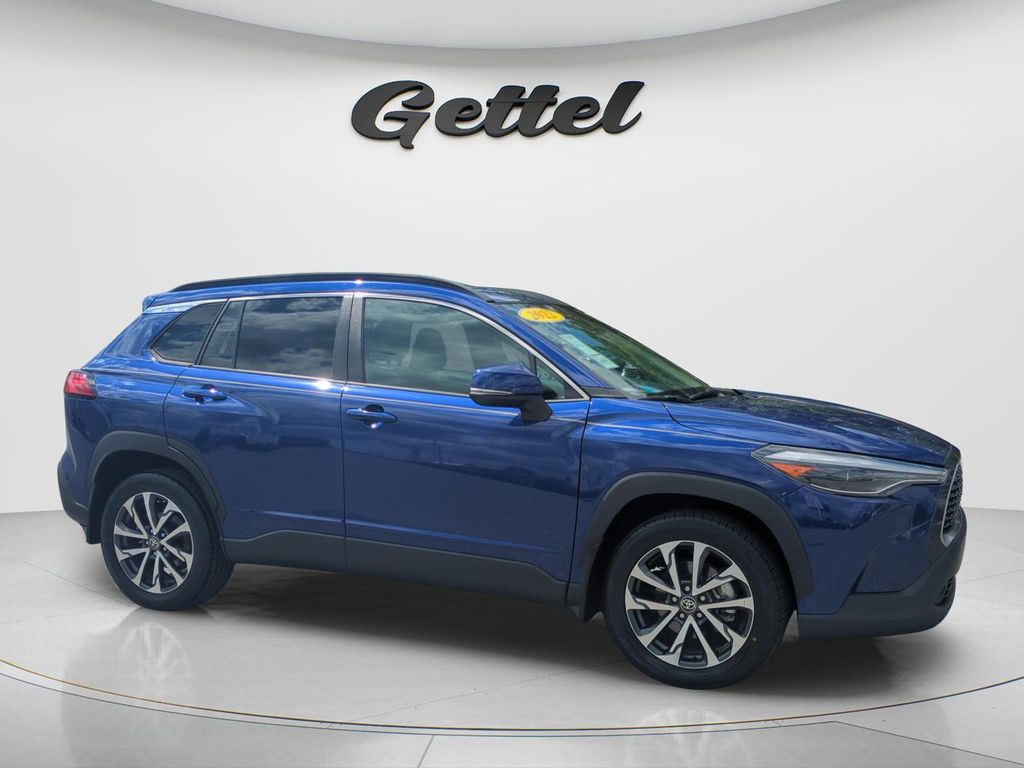 View vehicle photo 2