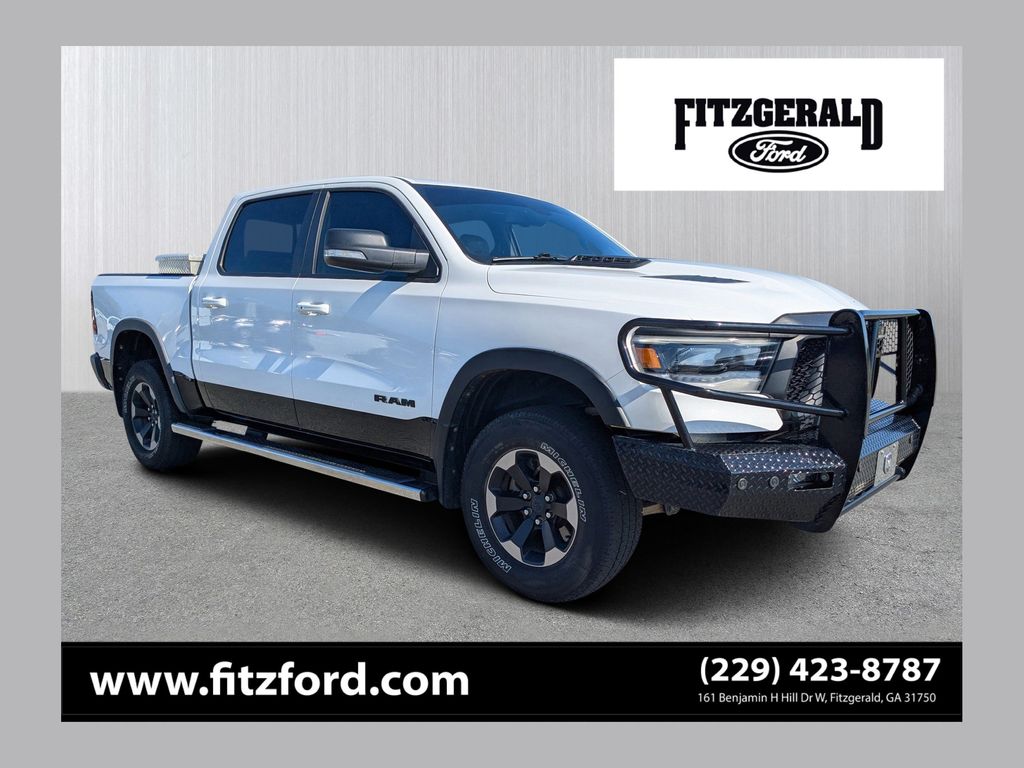 Bright White Clearcoat 2019 RAM 1500 Pickup Truck Four-Wheel Drive 8-Speed Automatic