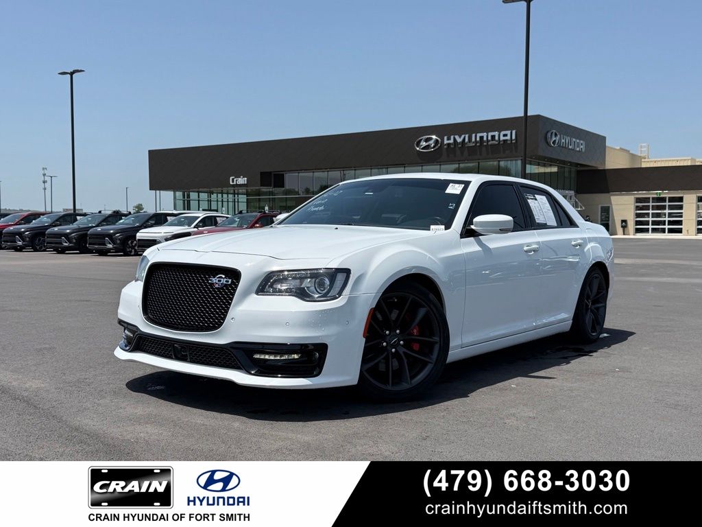 Bright White Clearcoat 2023 Chrysler 300 Sedan Rear-Wheel Drive 8-Speed Automatic