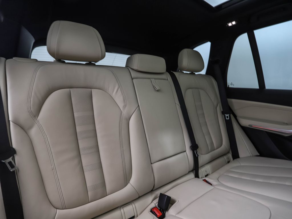 Thumbnail: 2022 BMW X5 - 28