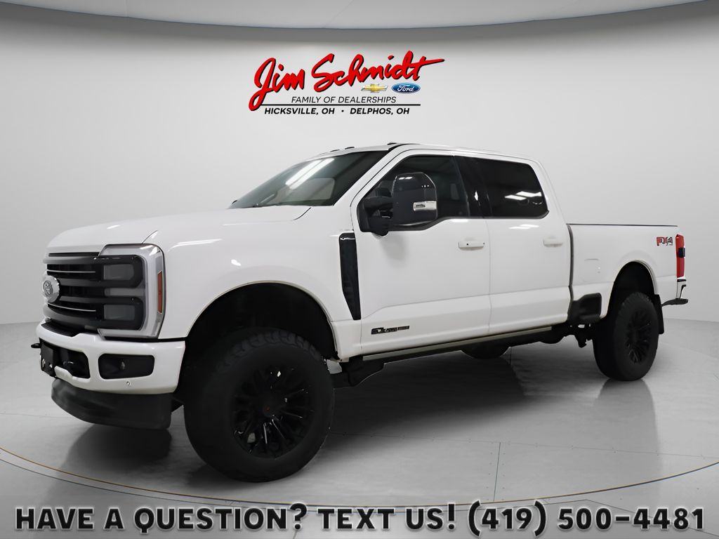 Star White Metallic Tri-Coat 2025 Ford F-250 Super Duty Platinum Crew Cab 4WD Pickup Truck Four-Wheel Drive Automatic