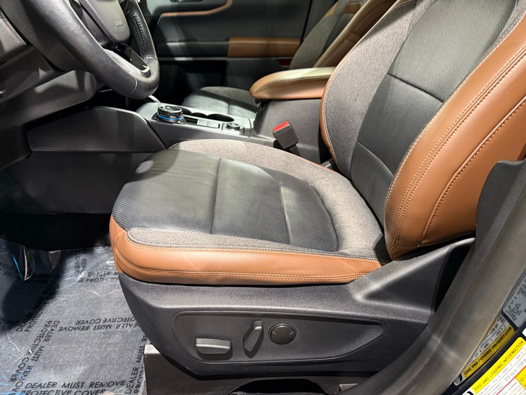 Thumbnail: 2022 Ford Bronco Sport - 14