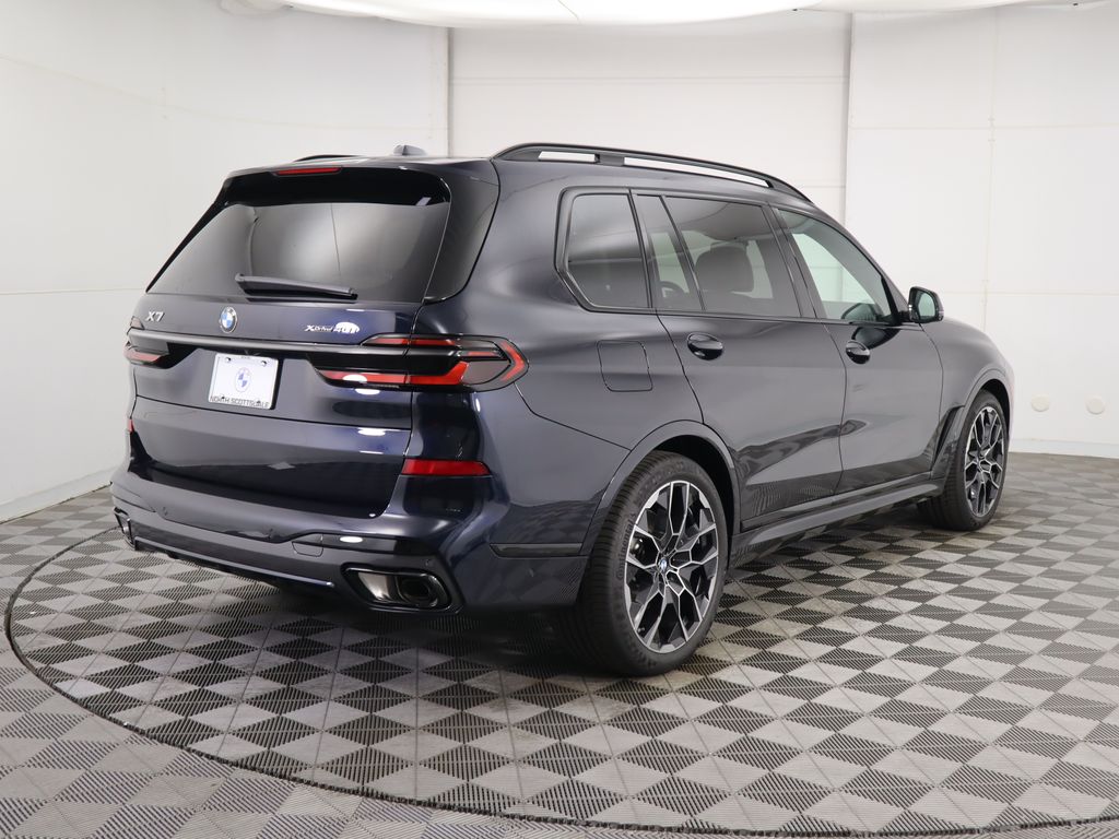 Thumbnail: 2026 BMW X7 - 5