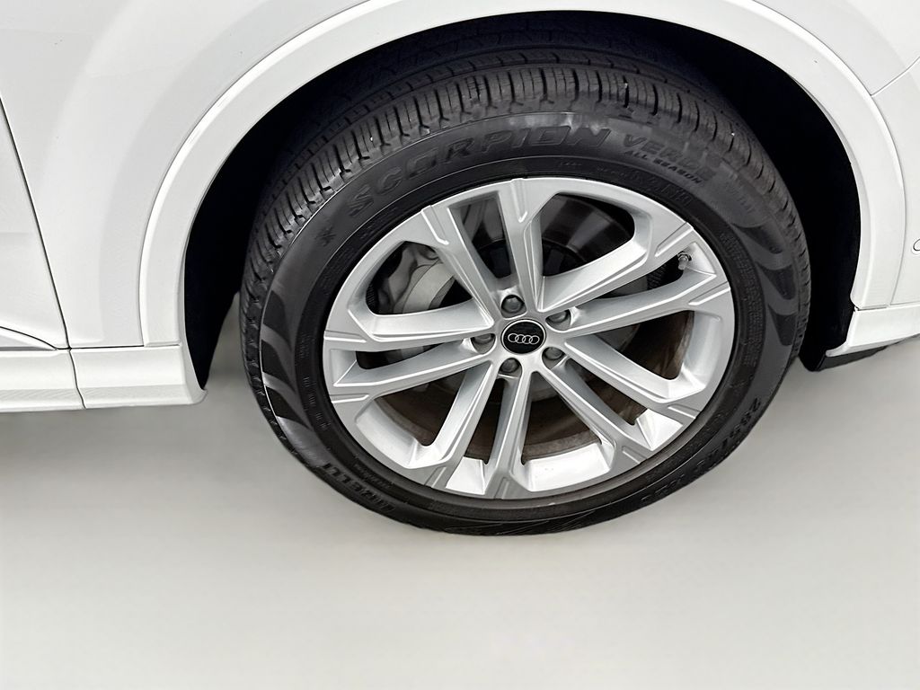 Thumbnail: 2025 Audi Q7 - 31