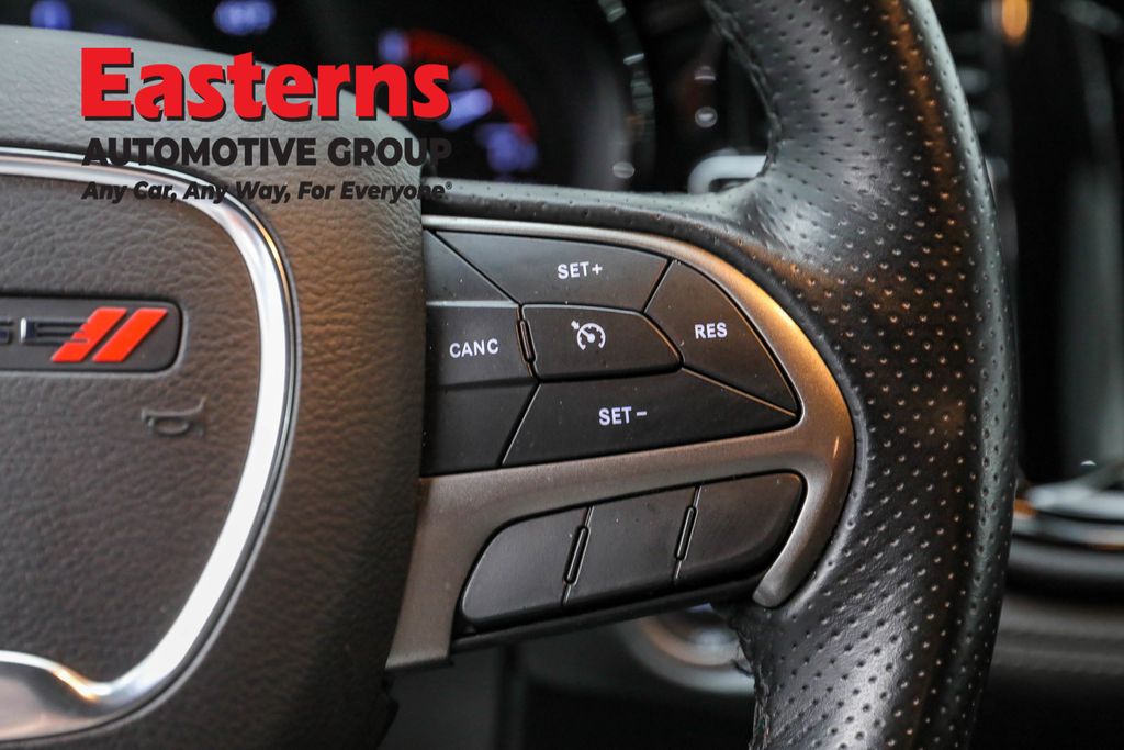 Used 2023 White Dodge SXT image 16
