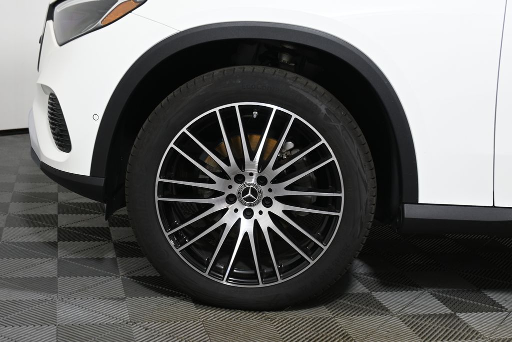 Thumbnail: 2025 Mercedes-Benz GLC - 11