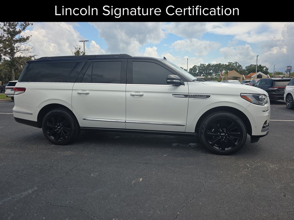 White Metallic 2024 Lincoln Navigator SUV / Crossover Four-Wheel Drive Automatic