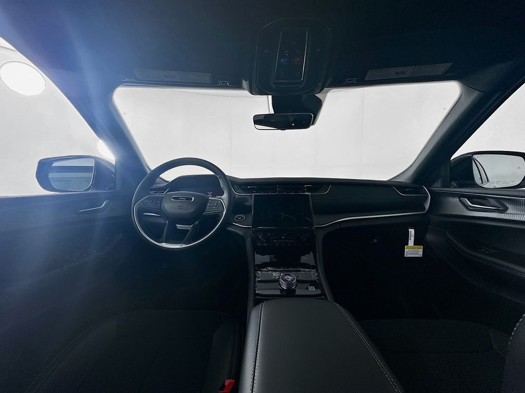 New 2025 White Jeep Altitude X image 9