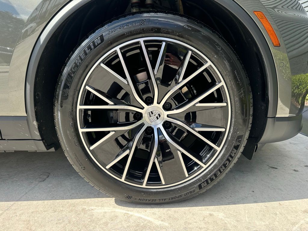 Thumbnail: 2026 Porsche Macan - 15