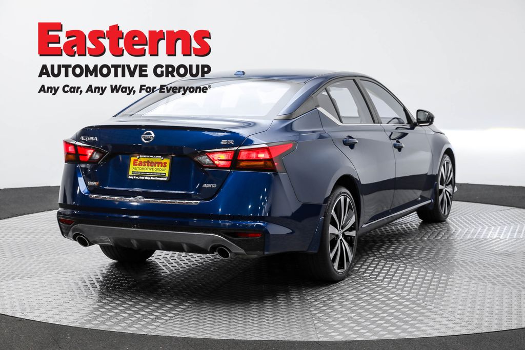Used 2021 Blue Nissan 2.5 SR image 5