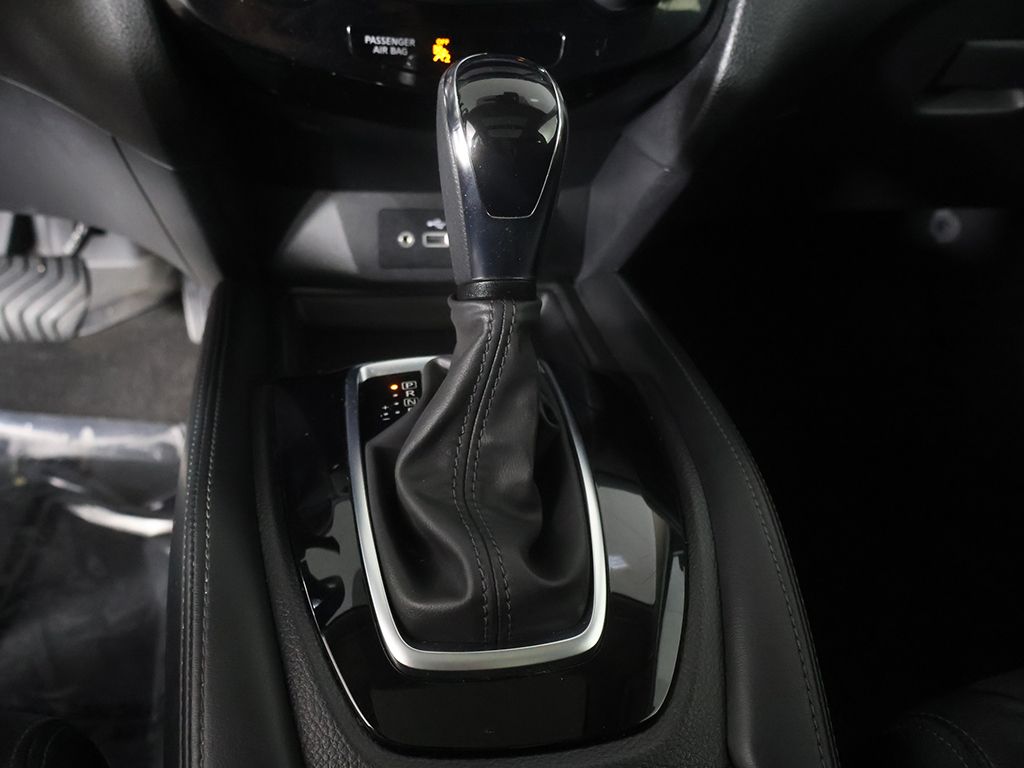 Used 2018 Blue Nissan SL image 46
