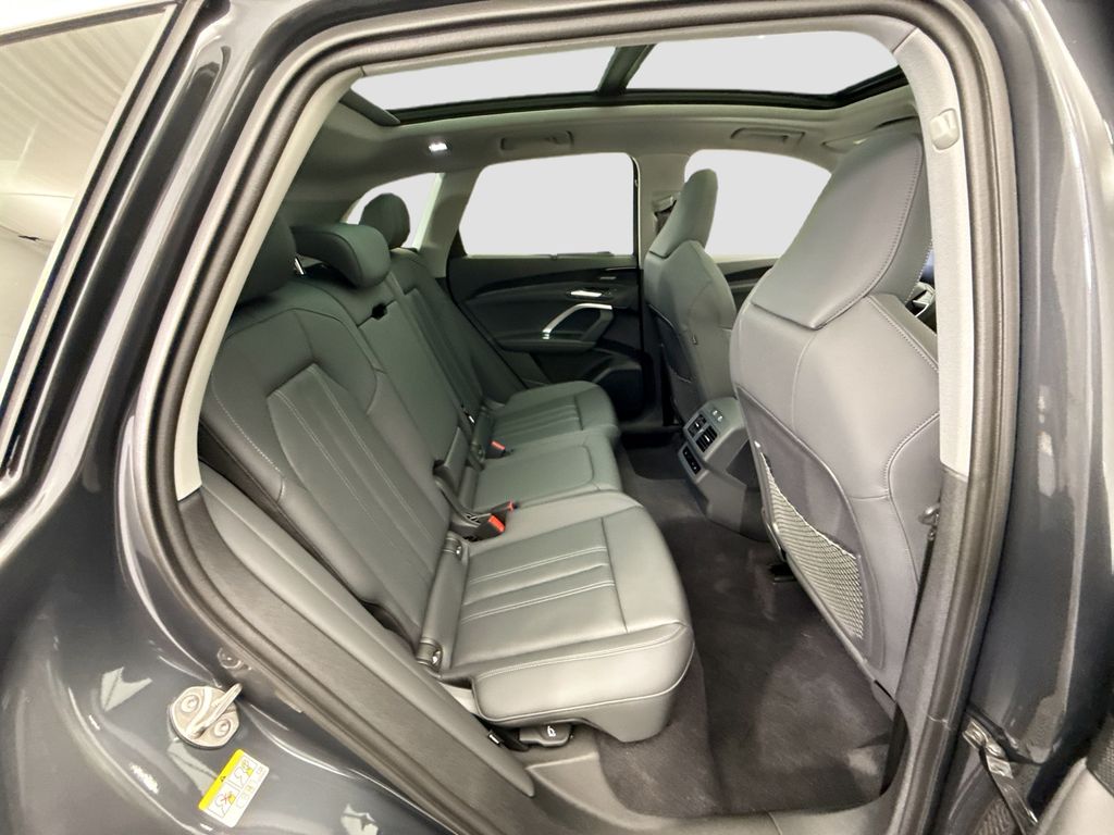 Thumbnail: 2025 Audi Q5 - 21