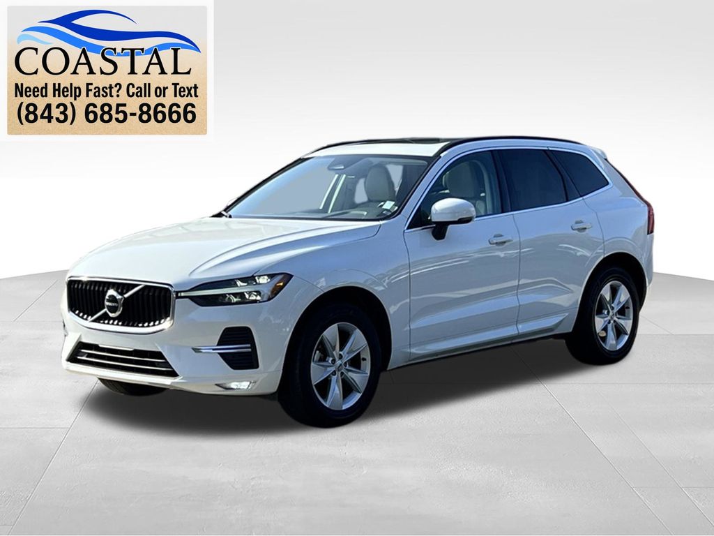 2022 Volvo XC60 B5 Momentum - 0